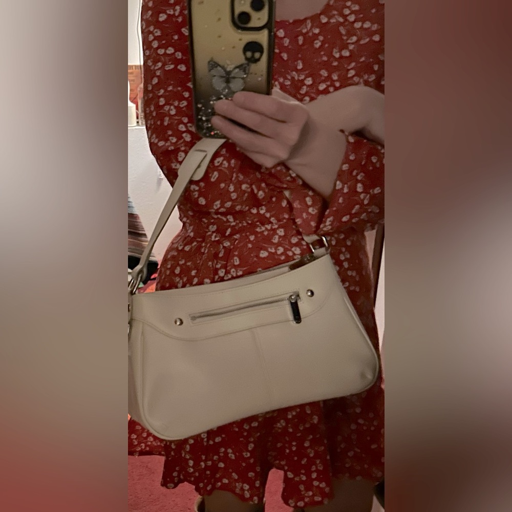 SOLD This is a gorgeous, authentic Louis Vuitton. Feel free to send offers. - Picture 14 of 16
